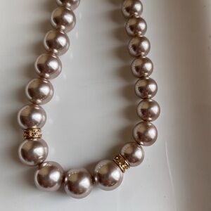 Elegant Pearl Necklace with Gold Accents